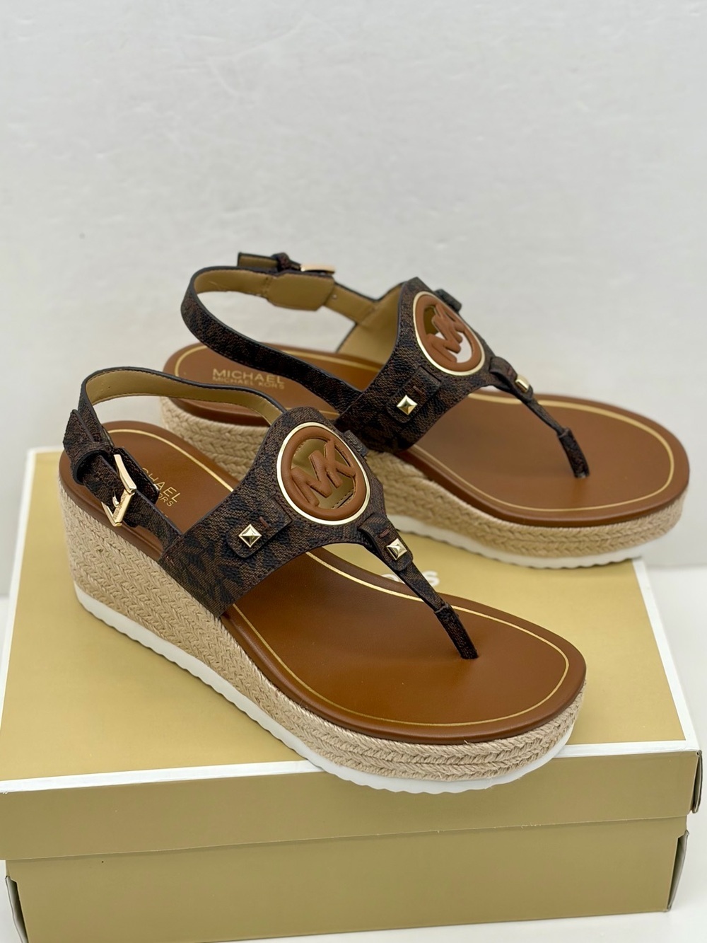 Michael Kors Aubrey Cutout
Signature Logo Wedge Sandal
Brown 7
